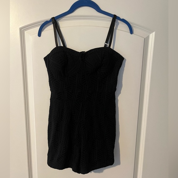 Black Patterned Jumpsuit Size Large - Picture 3 of 6